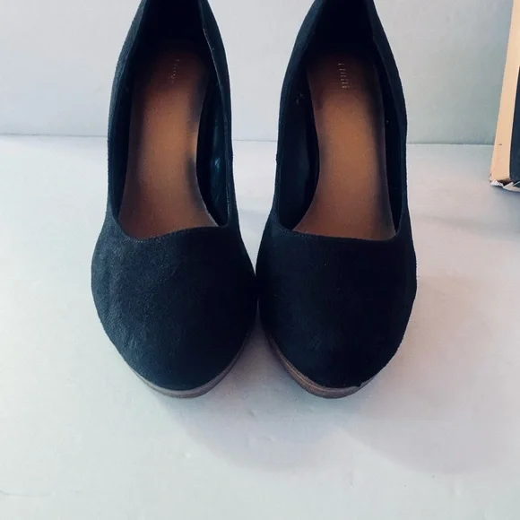 FIONI Brand Elegant Black Faux Suede Heels - Picture 5 of 6